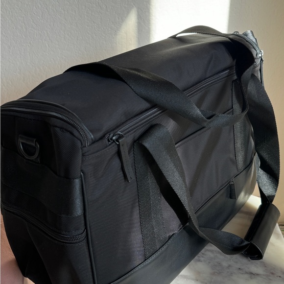 Beis The Hanging Duffle Bag in Black Brand NEW WITH TAGS, Never Used, Su… - Picture 14 of 15